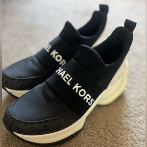 Michael Kors Olympia slip on Platform Sneakers Logo Size 7